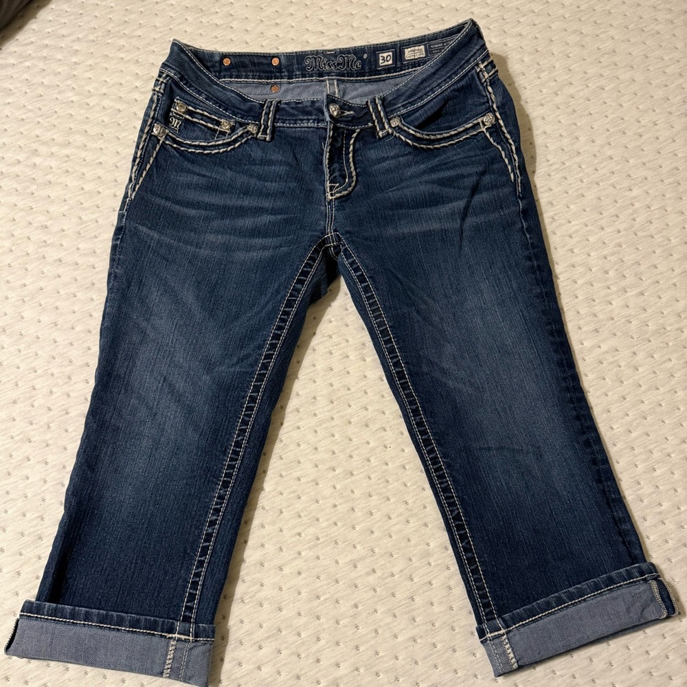 Miss Me Signature Cuffed Capris Women's Blue Jeans Size 30